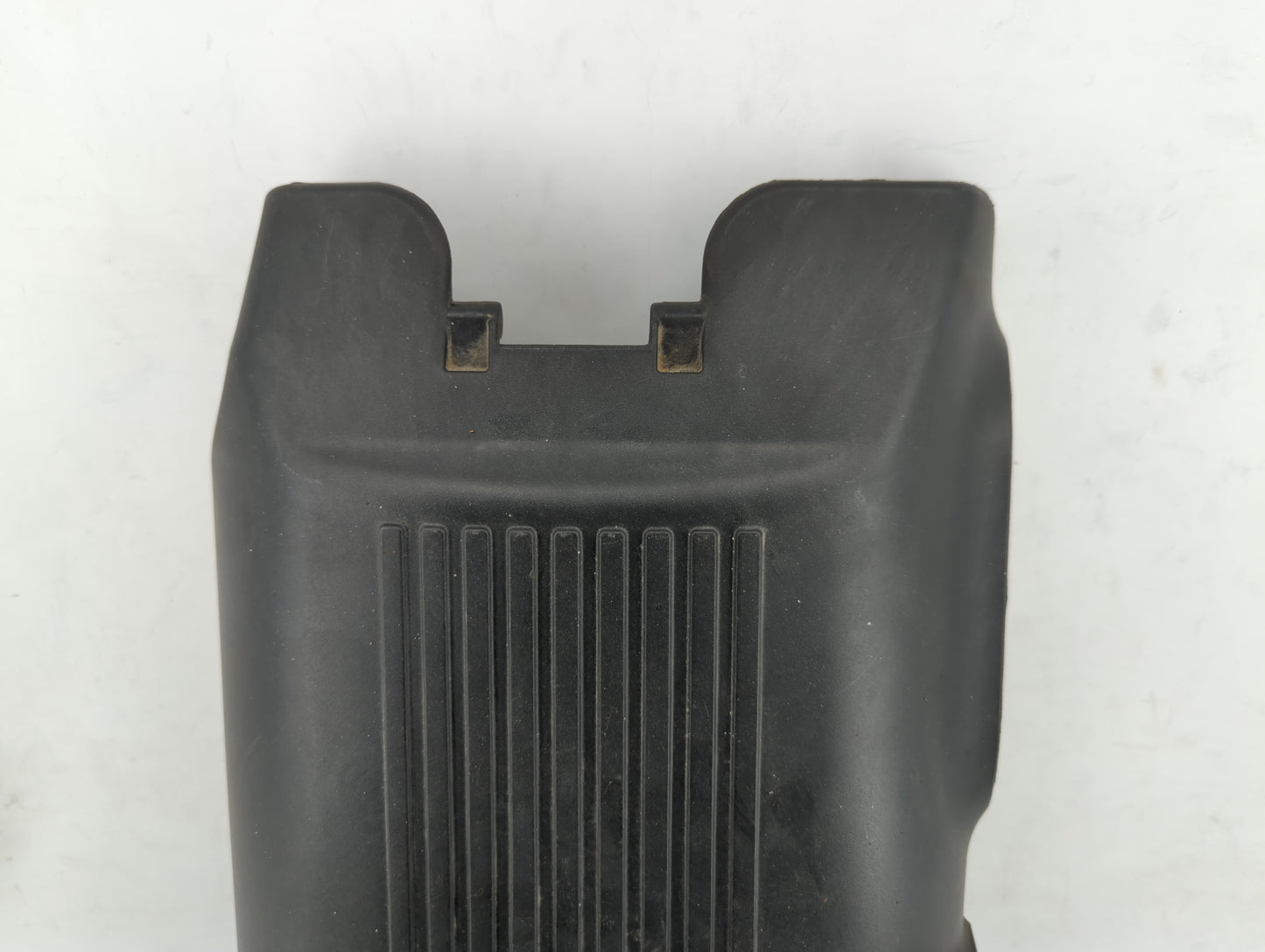 2002 Chevrolet Avalanche 1500 Engine Cover Black - Oemusedautoparts1.com