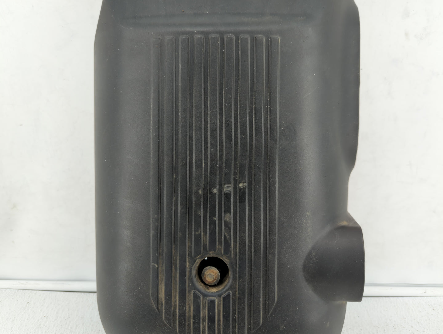 2002 Chevrolet Avalanche 1500 Engine Cover Black - Oemusedautoparts1.com
