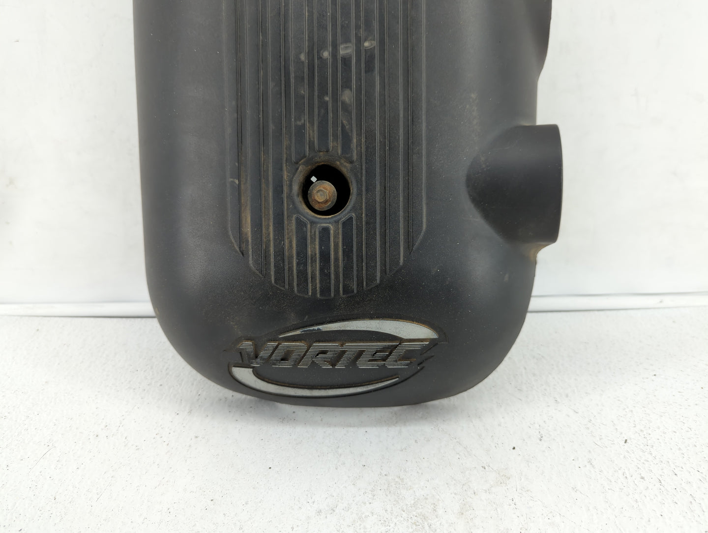 2002 Chevrolet Avalanche 1500 Engine Cover Black - Oemusedautoparts1.com