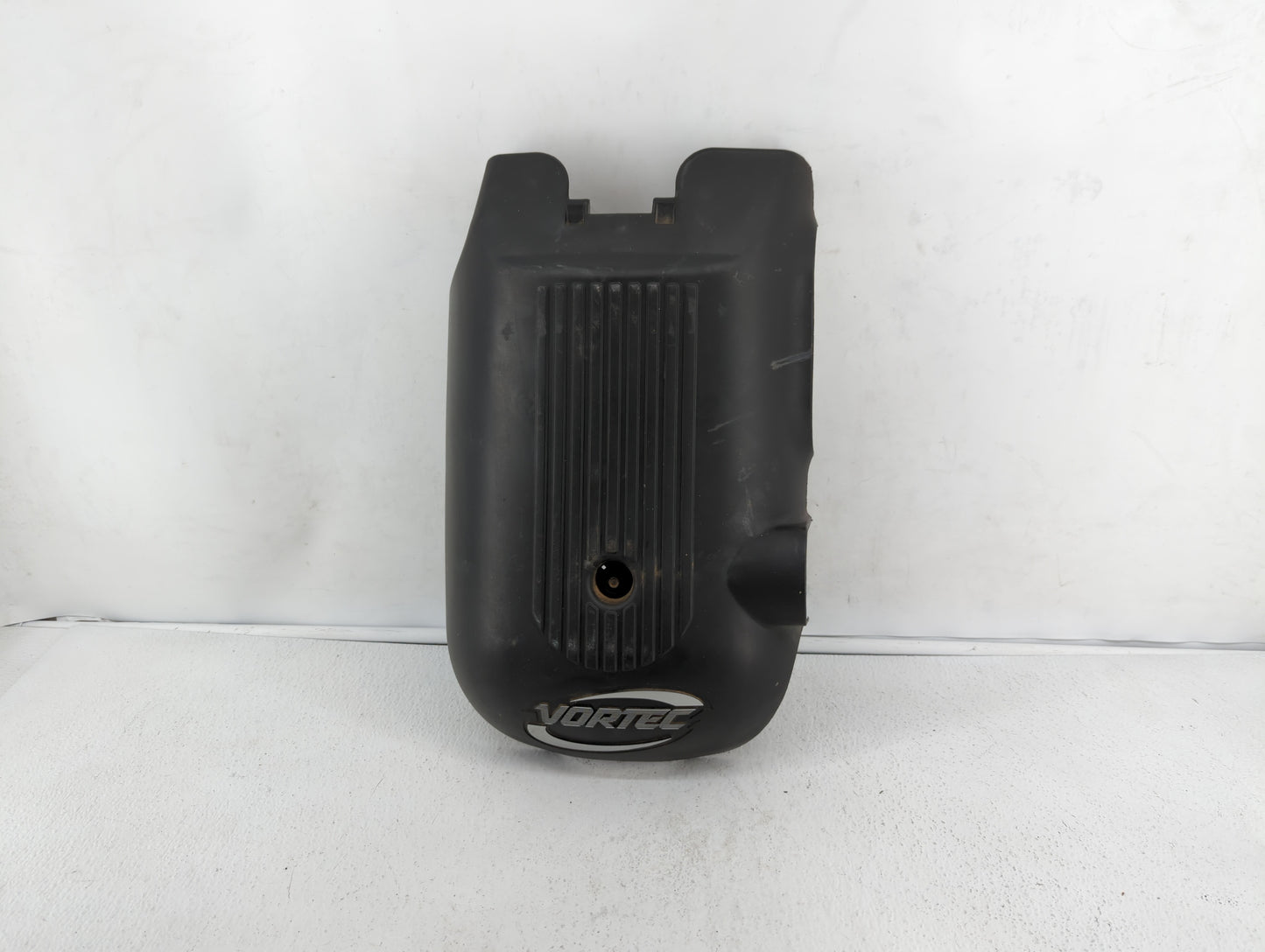 2002 Chevrolet Avalanche 1500 Engine Cover Black - Oemusedautoparts1.com