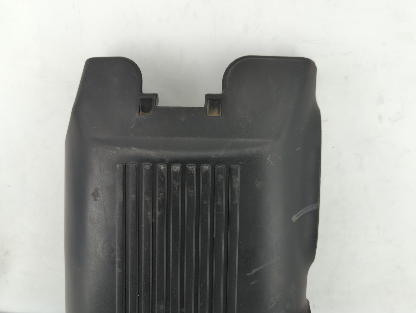 2002 Chevrolet Avalanche 1500 Engine Cover Black - Oemusedautoparts1.com
