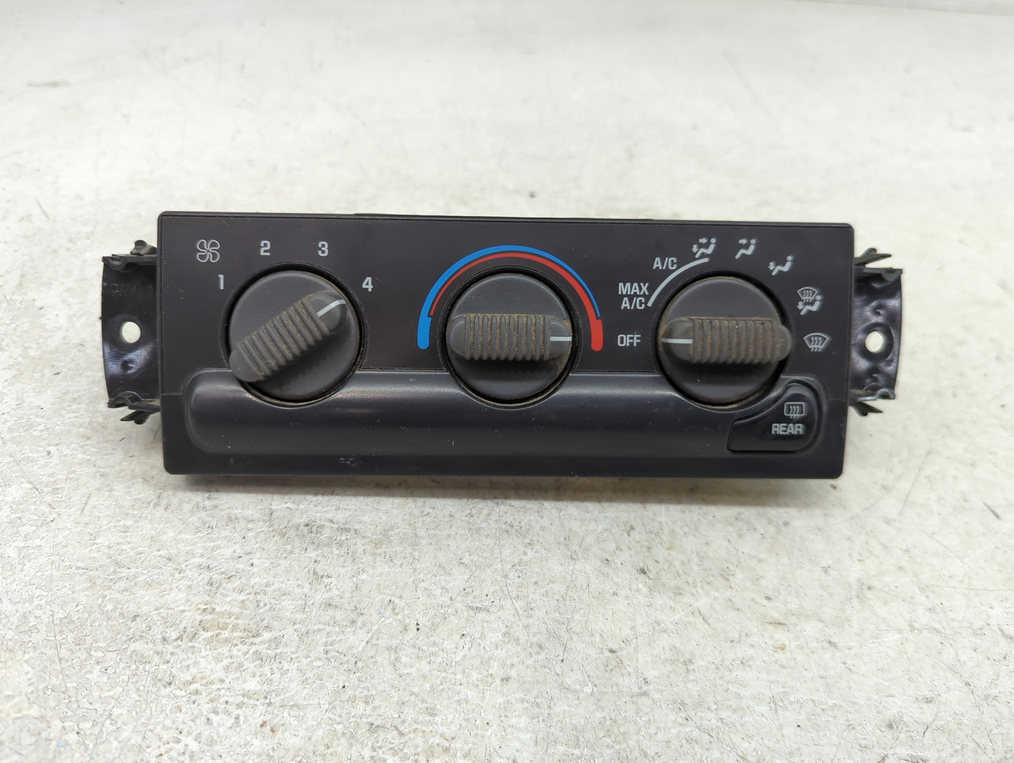 1999-2005 Chevrolet Blazer Climate Control Module Temperature AC/Heater Replacement P/N:15098966 Fits OEM Used Auto Parts - 