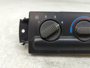 1999-2005 Chevrolet Blazer Climate Control Module Temperature AC/Heater Replacement P/N:15098966 Fits OEM Used Auto Parts