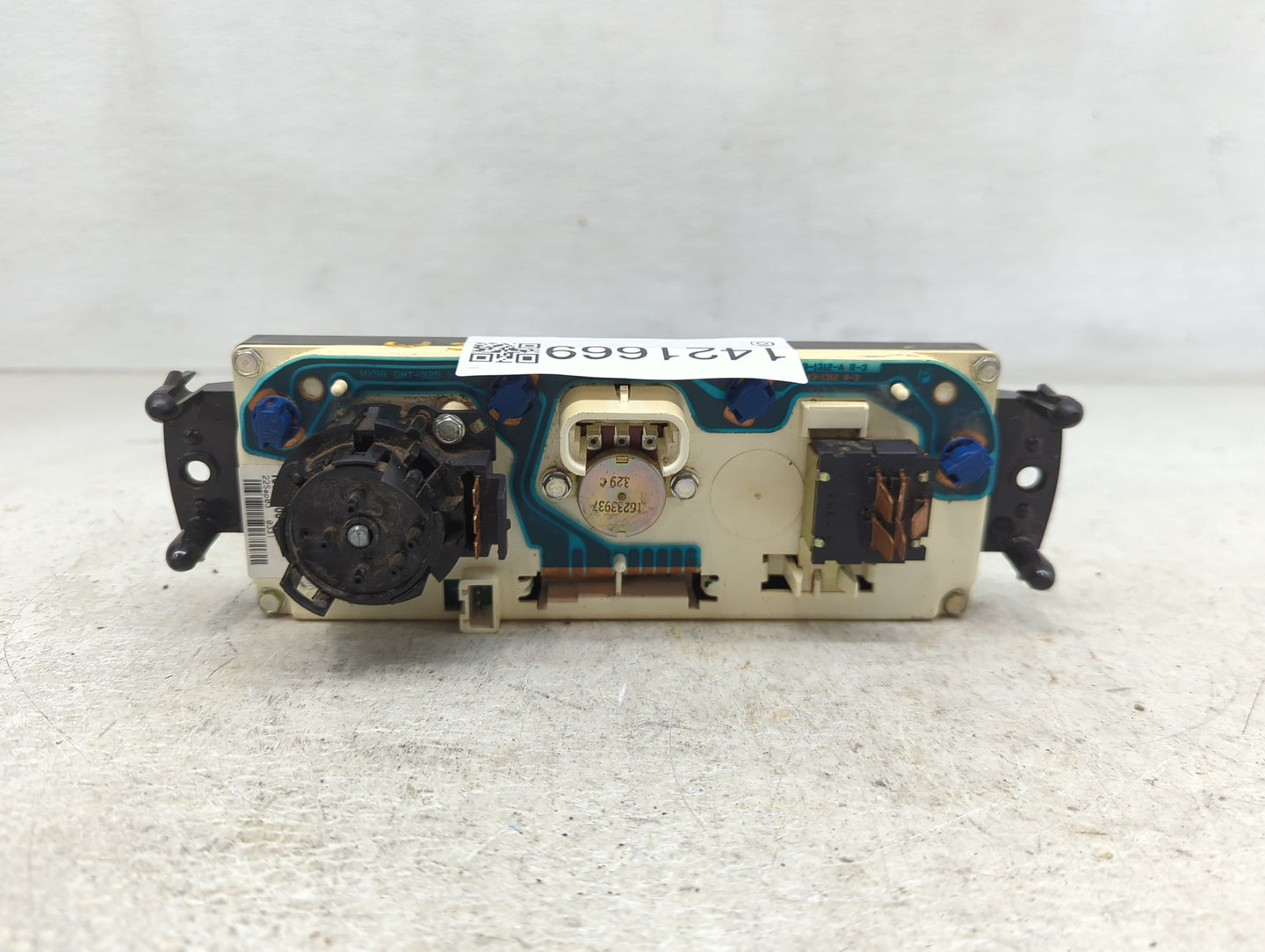 1999-2005 Chevrolet Blazer Climate Control Module Temperature AC/Heater Replacement P/N:15098966 Fits OEM Used Auto Parts - 