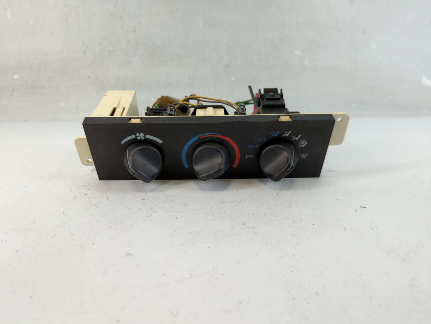 2000-2002 Chevrolet Camaro Climate Control Module Temperature AC/Heater Replacement P/N:09351471 09351461 Fits Fits 2000 200