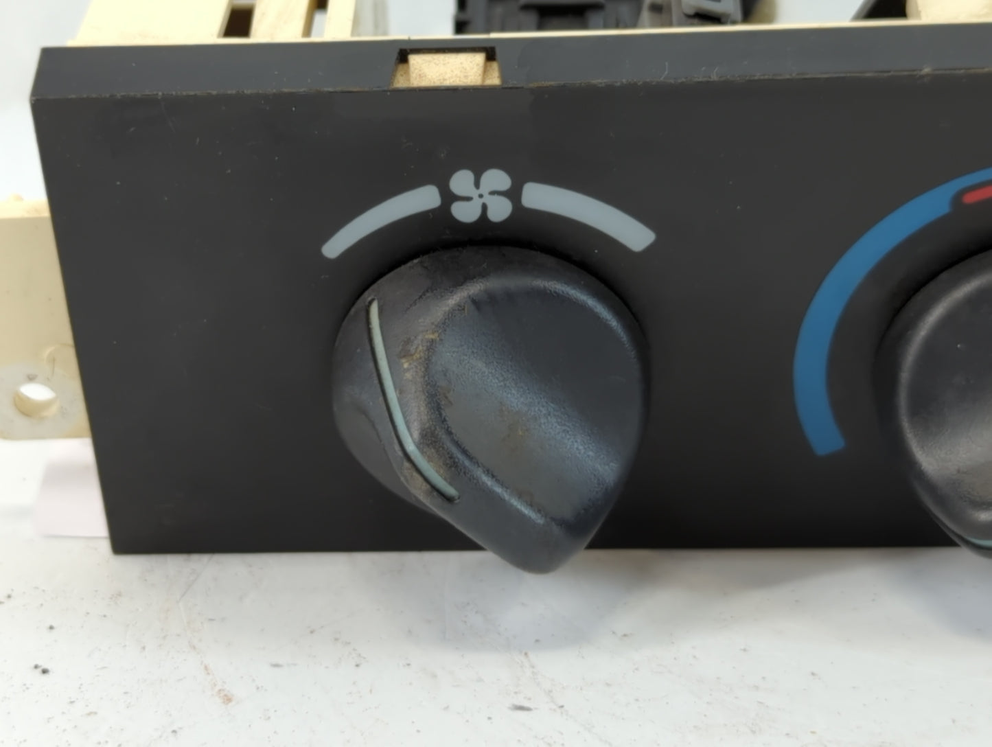 2000-2002 Chevrolet Camaro Climate Control Module Temperature AC/Heater Replacement P/N:09351471 09351461 Fits Fits 2000 200