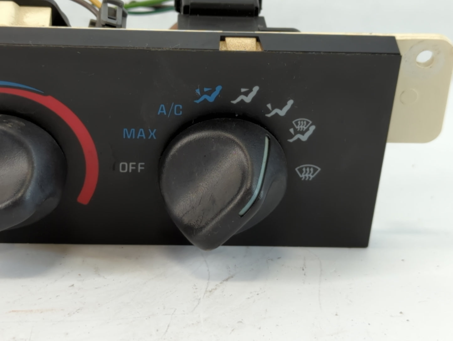 2000-2002 Chevrolet Camaro Climate Control Module Temperature AC/Heater Replacement P/N:09351471 09351461 Fits Fits 2000 200