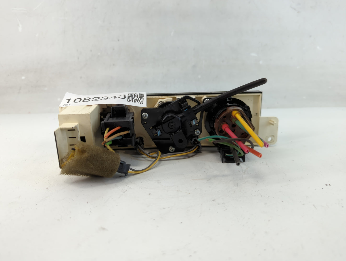 2000-2002 Chevrolet Camaro Climate Control Module Temperature AC/Heater Replacement P/N:09351471 09351461 Fits Fits 2000 200