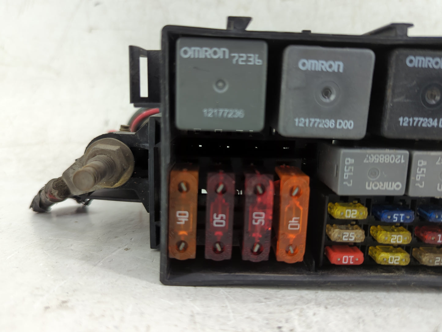 2000-2002 Chevrolet Camaro Fusebox Fuse Box Panel Relay Module Fits Fits 2000 2001 2002 OEM Used Auto Parts - Oemusedautopar