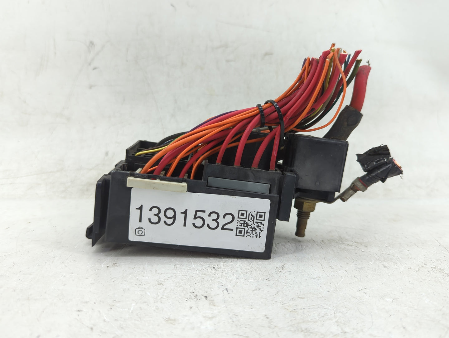 2000-2002 Chevrolet Camaro Fusebox Fuse Box Panel Relay Module Fits Fits 2000 2001 2002 OEM Used Auto Parts - Oemusedautopar