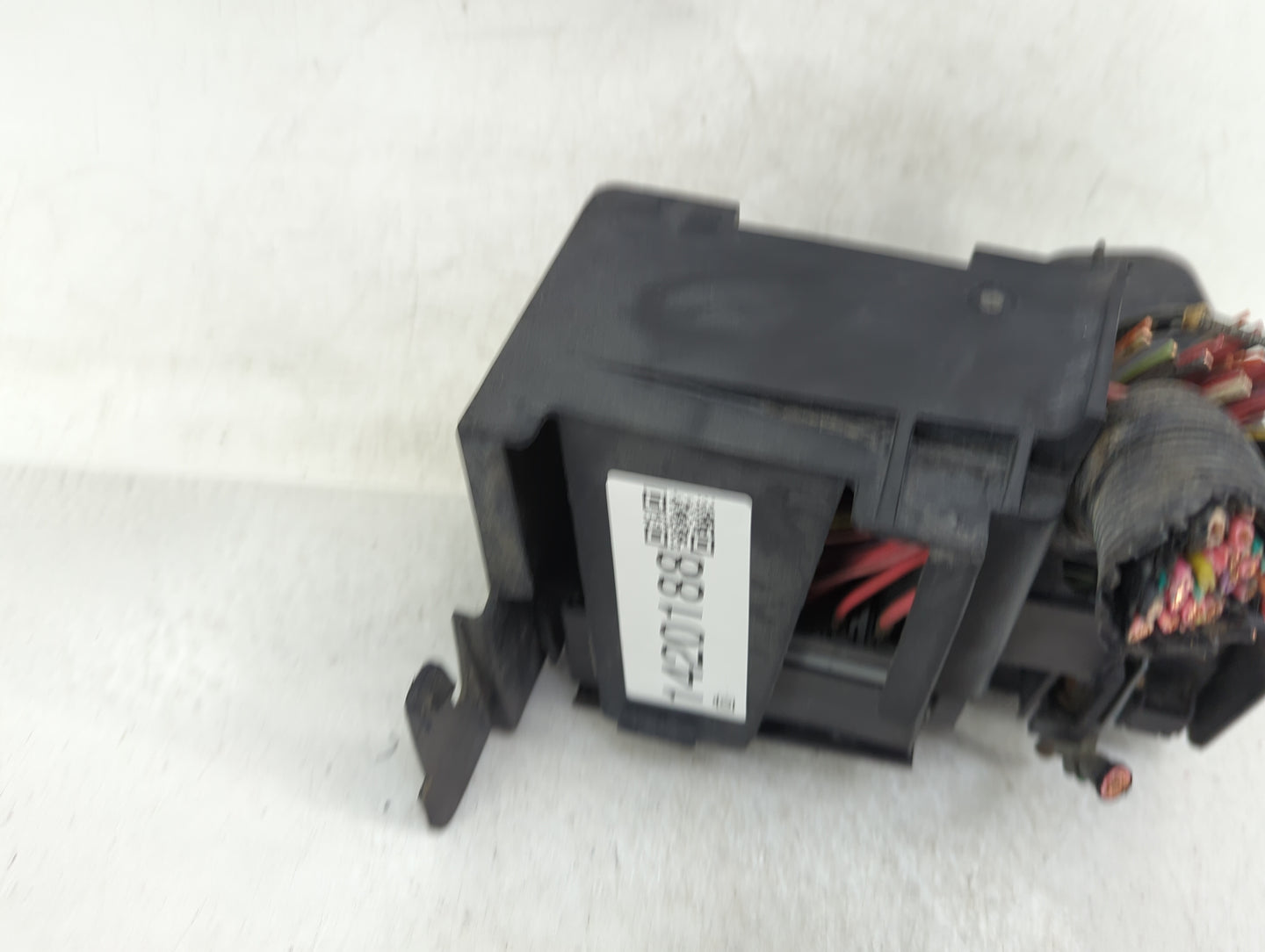 2000-2002 Chevrolet Camaro Fusebox Fuse Box Panel Relay Module P/N:15354671 A 15336634 A Fits Fits 2000 2001 2002 OEM Used A