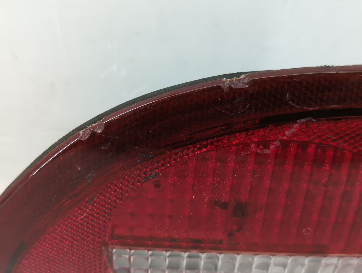 2000-2002 Chevrolet Cavalier Tail Light Assembly Passenger Right OEM P/N:16519344 Fits Fits 2000 2001 2002 OEM Used Auto Par