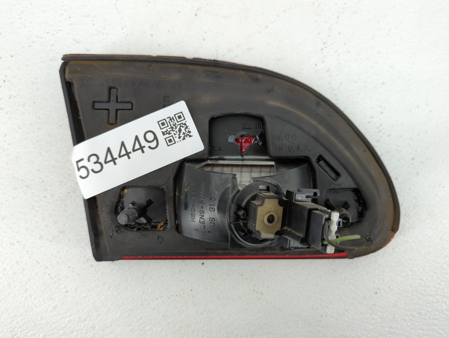 2000-2002 Chevrolet Cavalier Tail Light Assembly Passenger Right OEM P/N:16519344 Fits Fits 2000 2001 2002 OEM Used Auto Par