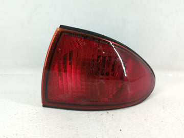 2000-2002 Chevrolet Cavalier Tail Light Assembly Passenger Right OEM P/N:16519320 Fits Fits 2000 2001 2002 OEM Used Auto Par