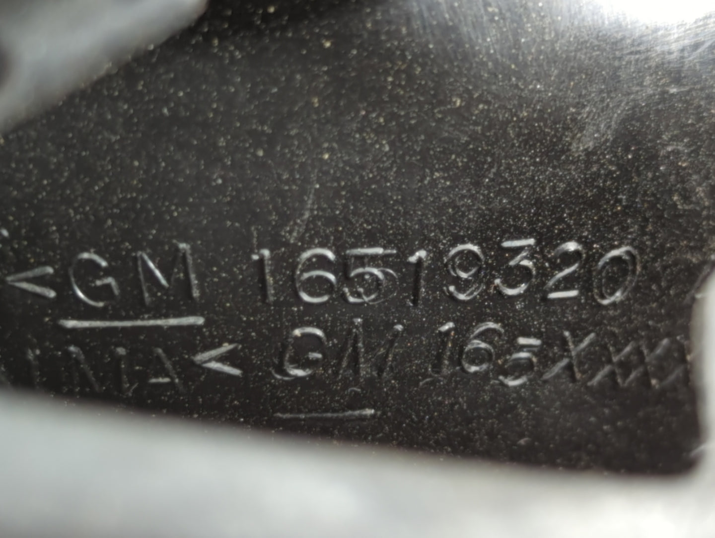 2000-2002 Chevrolet Cavalier Tail Light Assembly Passenger Right OEM P/N:16519320 Fits Fits 2000 2001 2002 OEM Used Auto Par