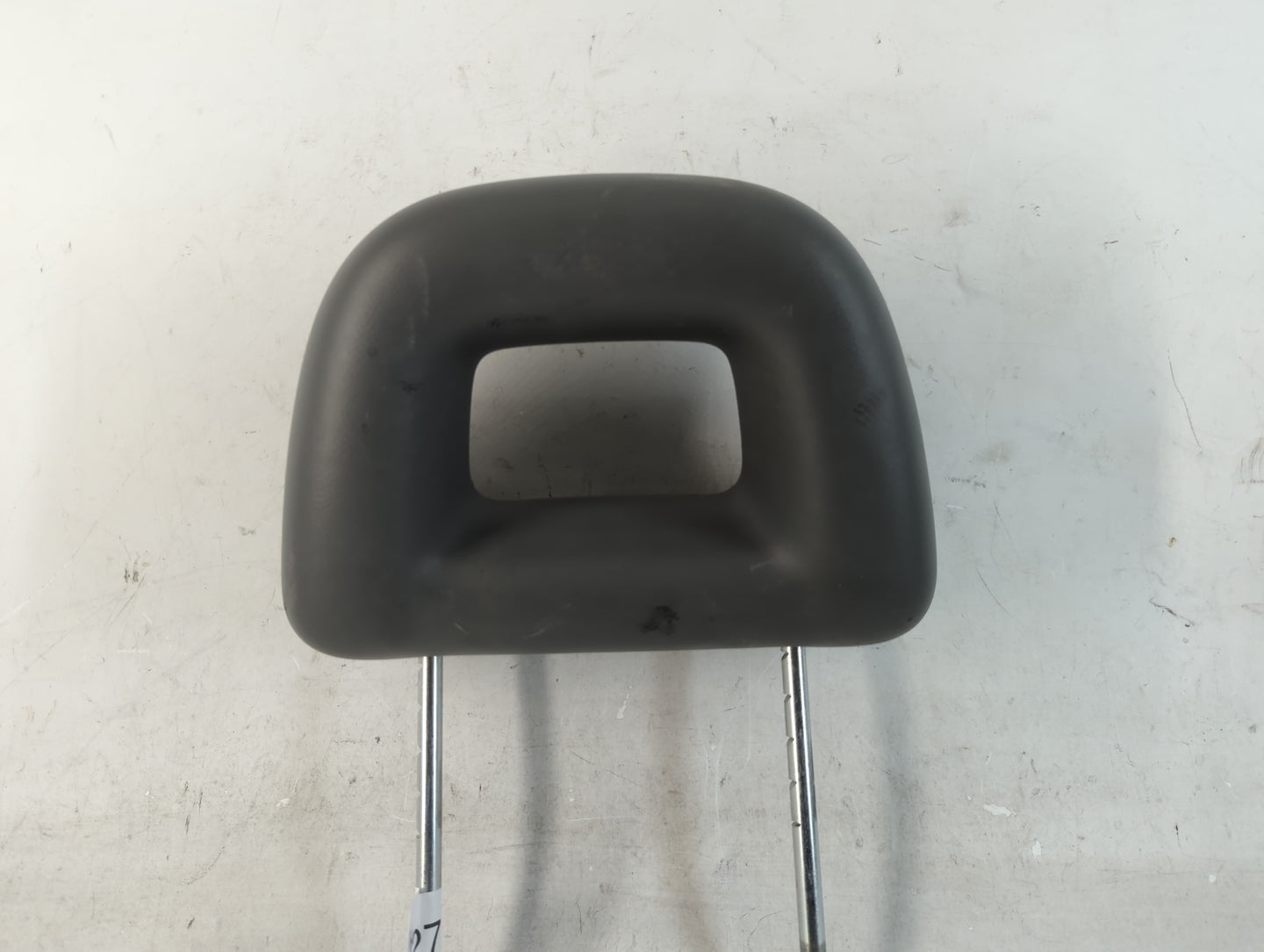 2002 Chevrolet Cavalier Headrest Head Rest Front Driver Passenger Seat Fits OEM Used Auto Parts - Oemusedautoparts1.com