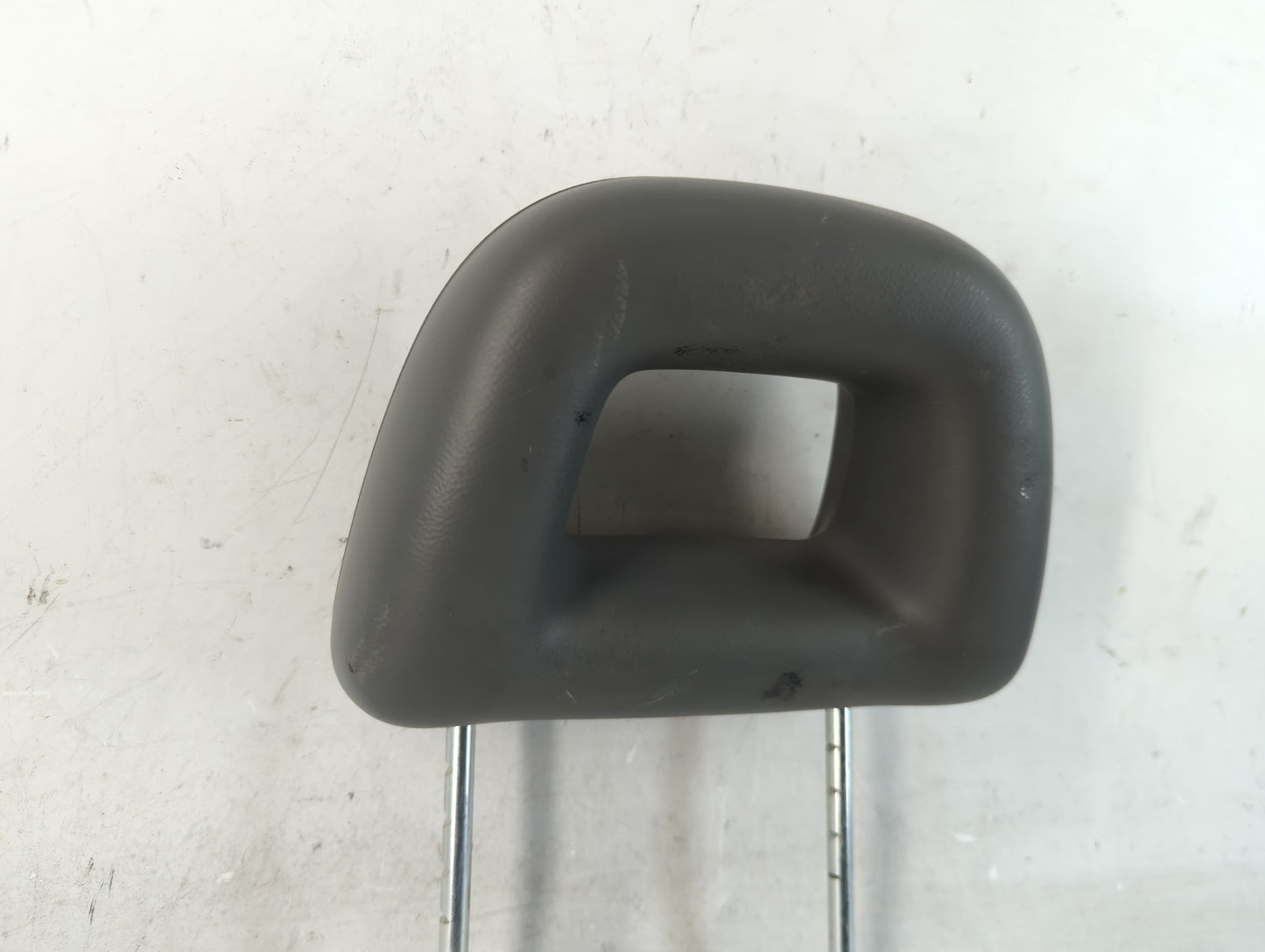 2002 Chevrolet Cavalier Headrest Head Rest Front Driver Passenger Seat Fits OEM Used Auto Parts - Oemusedautoparts1.com