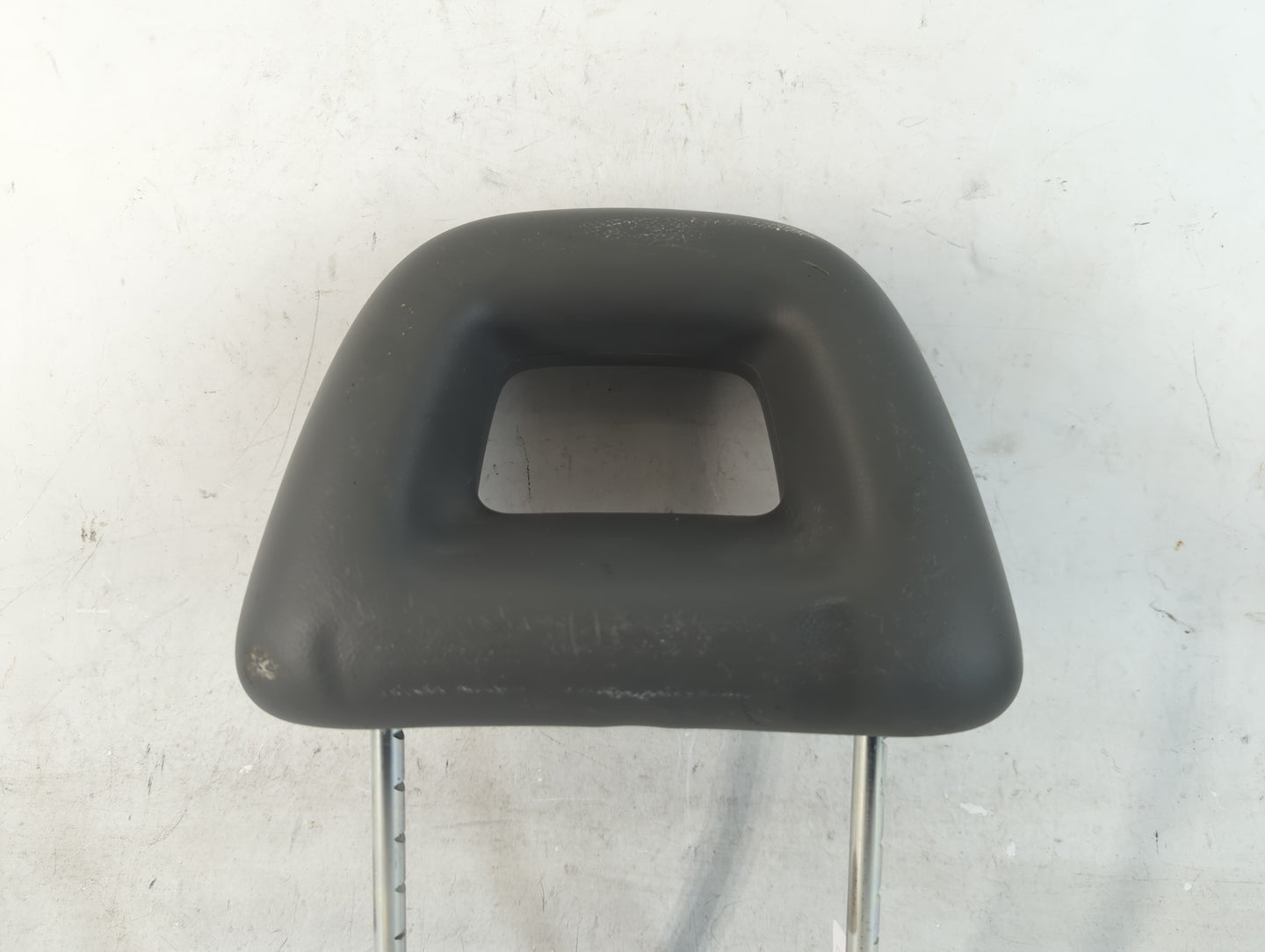 2002 Chevrolet Cavalier Headrest Head Rest Front Driver Passenger Seat Fits OEM Used Auto Parts - Oemusedautoparts1.com