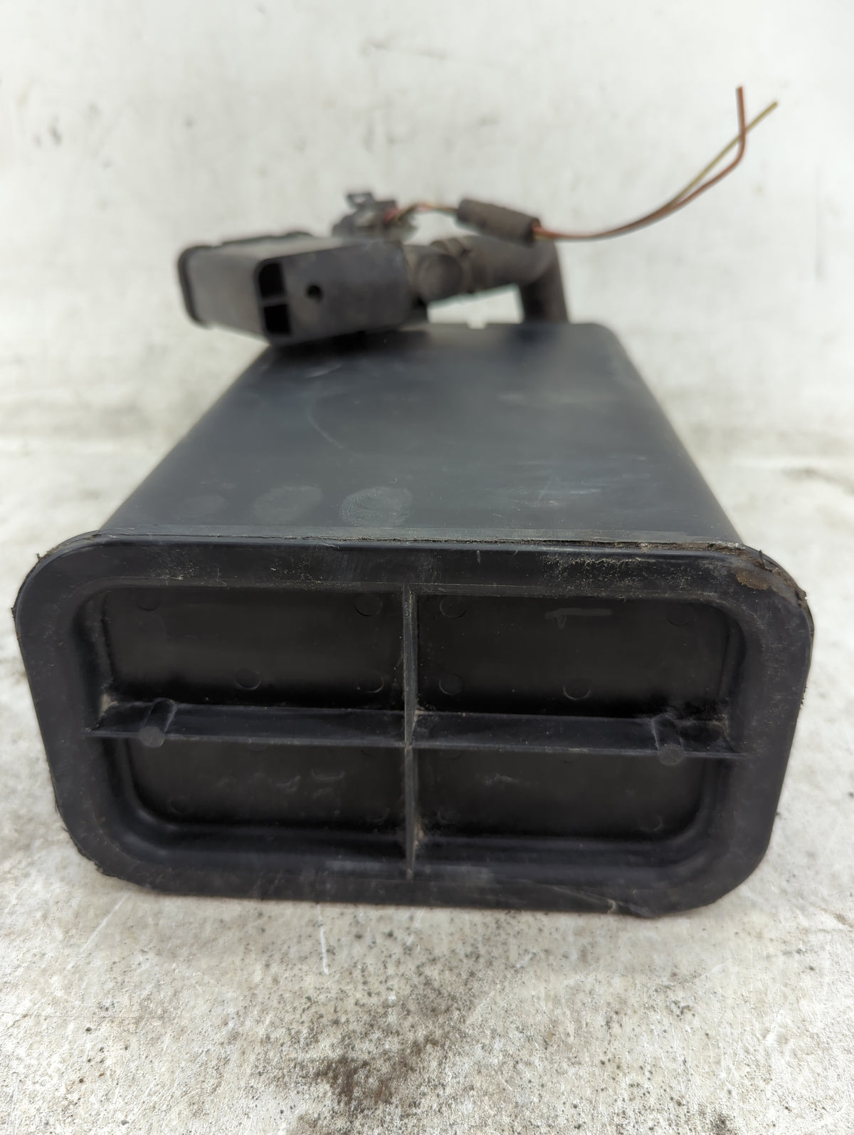 2002 Chevrolet Express 1500 Fuel Vapor Charcoal Canister - Oemusedautoparts1.com