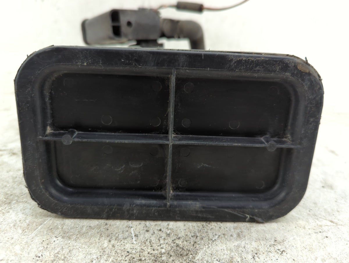 2002 Chevrolet Express 1500 Fuel Vapor Charcoal Canister - Oemusedautoparts1.com
