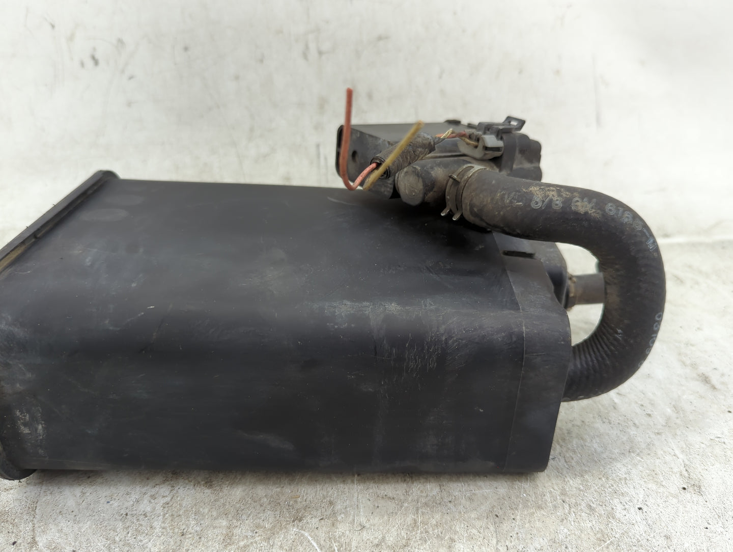 2002 Chevrolet Express 1500 Fuel Vapor Charcoal Canister - Oemusedautoparts1.com