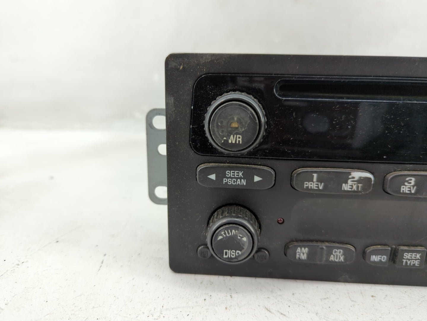 2001-2002 Chevrolet Express 2500 Radio AM FM Cd Player Receiver Replacement P/N:15091316 Fits Fits 2001 2002 2003 OEM Used A