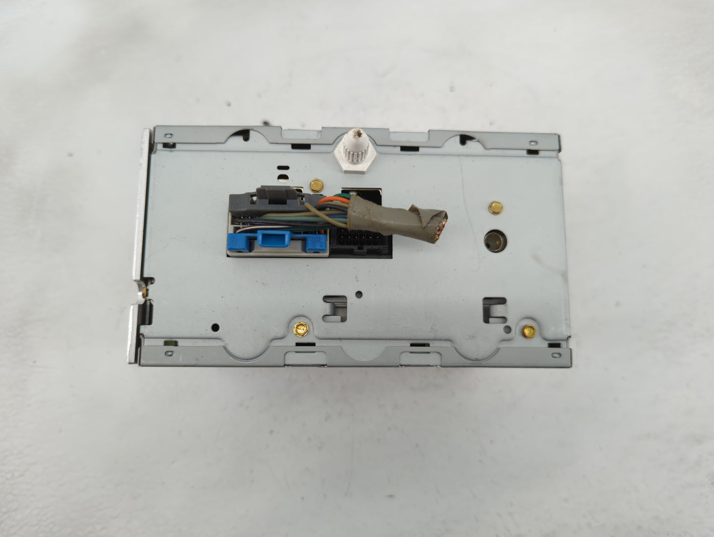 2001-2002 Chevrolet Express 2500 Radio AM FM Cd Player Receiver Replacement P/N:15091316 Fits Fits 2001 2002 2003 OEM Used A