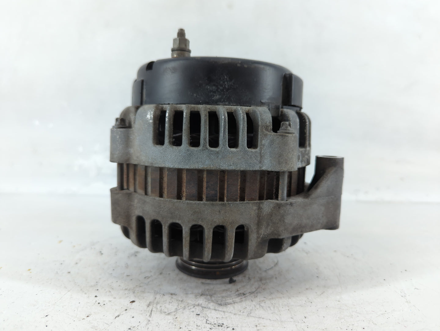 2001-2002 Chevrolet Express 2500 Alternator Replacement Generator Charging Assembly Engine OEM Fits Fits 2001 2002 OEM Used 