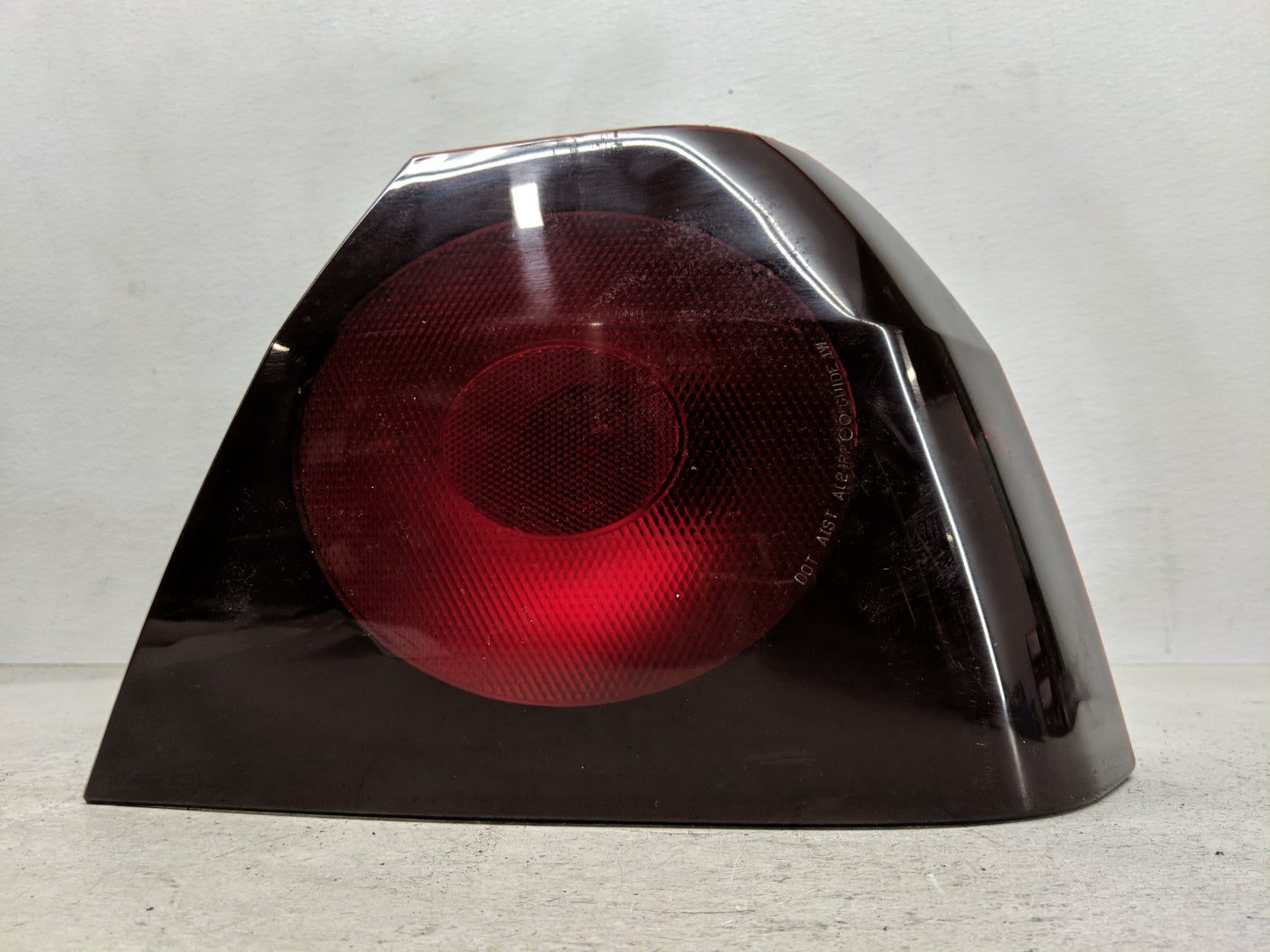 2000-2004 Chevrolet Impala Tail Light Assembly Passenger Right OEM P/N:16525262 Fits Fits 2000 2001 2002 2003 2004 OEM Used 