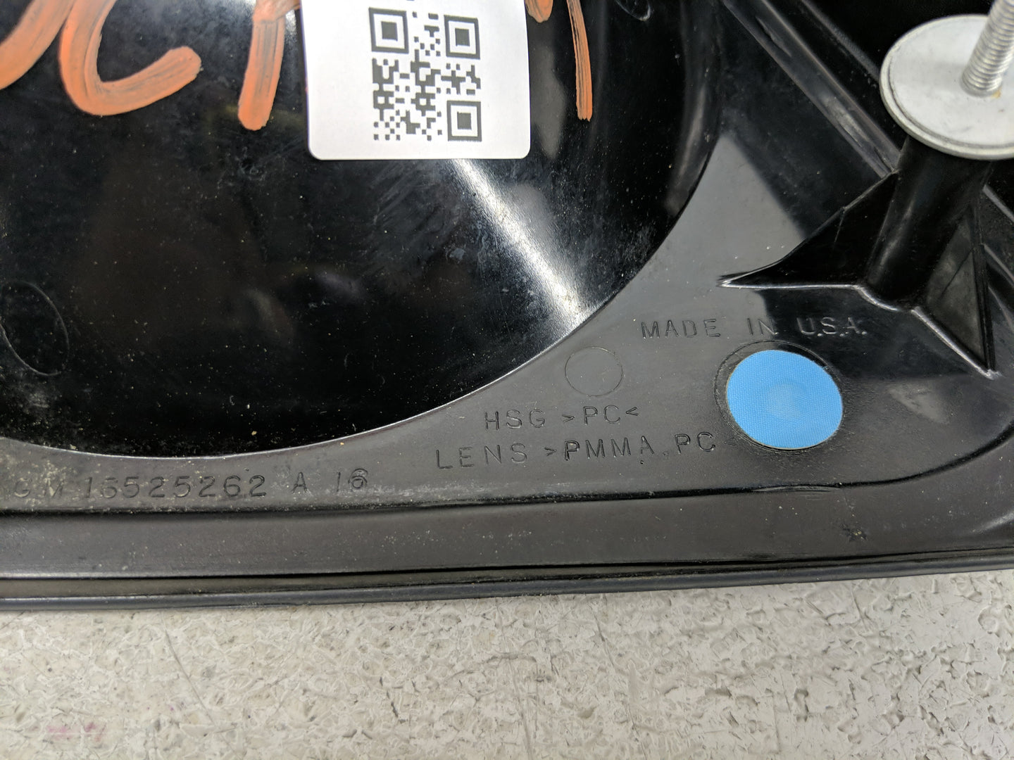 2000-2004 Chevrolet Impala Tail Light Assembly Passenger Right OEM P/N:16525262 Fits Fits 2000 2001 2002 2003 2004 OEM Used 