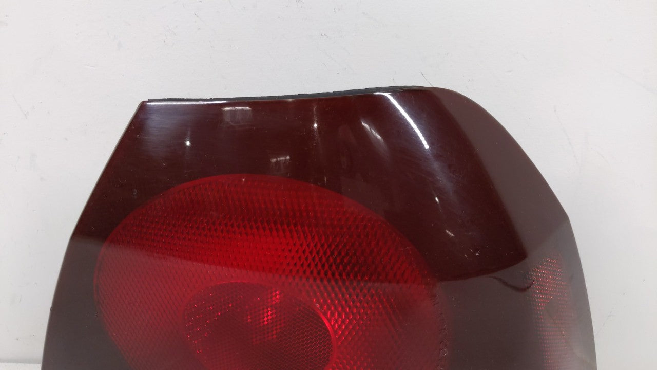 2000-2004 Chevrolet Impala Tail Light Assembly Passenger Right OEM P/N:16525262 Fits Fits 2000 2001 2002 2003 2004 OEM Used 