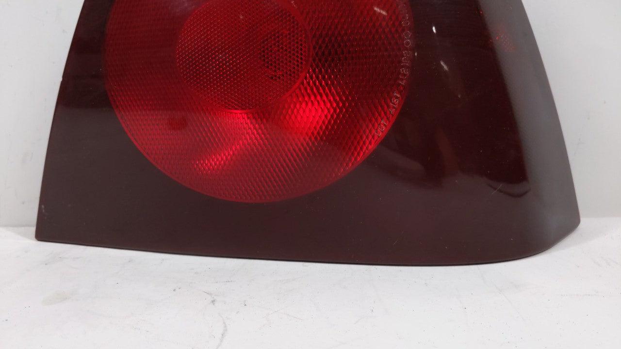 2000-2004 Chevrolet Impala Tail Light Assembly Passenger Right OEM P/N:16525262 Fits Fits 2000 2001 2002 2003 2004 OEM Used 