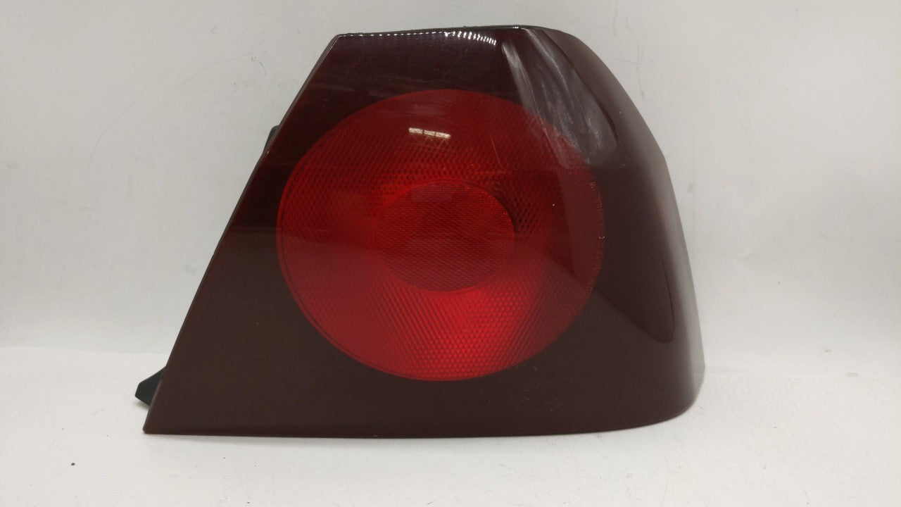 2000-2004 Chevrolet Impala Tail Light Assembly Passenger Right OEM P/N:16525261 16525262 Fits Fits 2000 2001 2002 2003 2004 