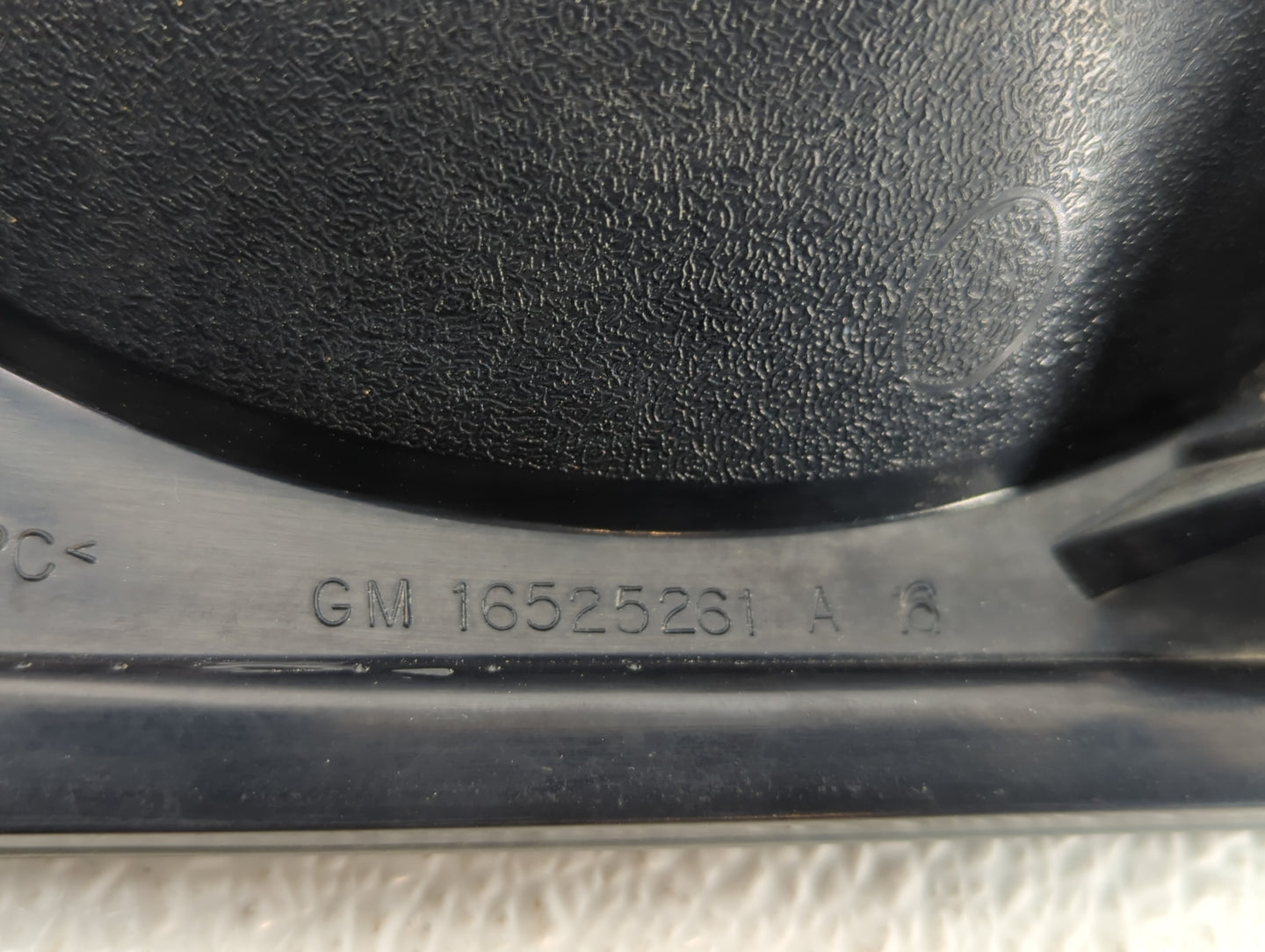 2000-2004 Chevrolet Impala Tail Light Assembly Driver Left OEM P/N:16525261 Fits Fits 2000 2001 2002 2003 2004 OEM Used Auto