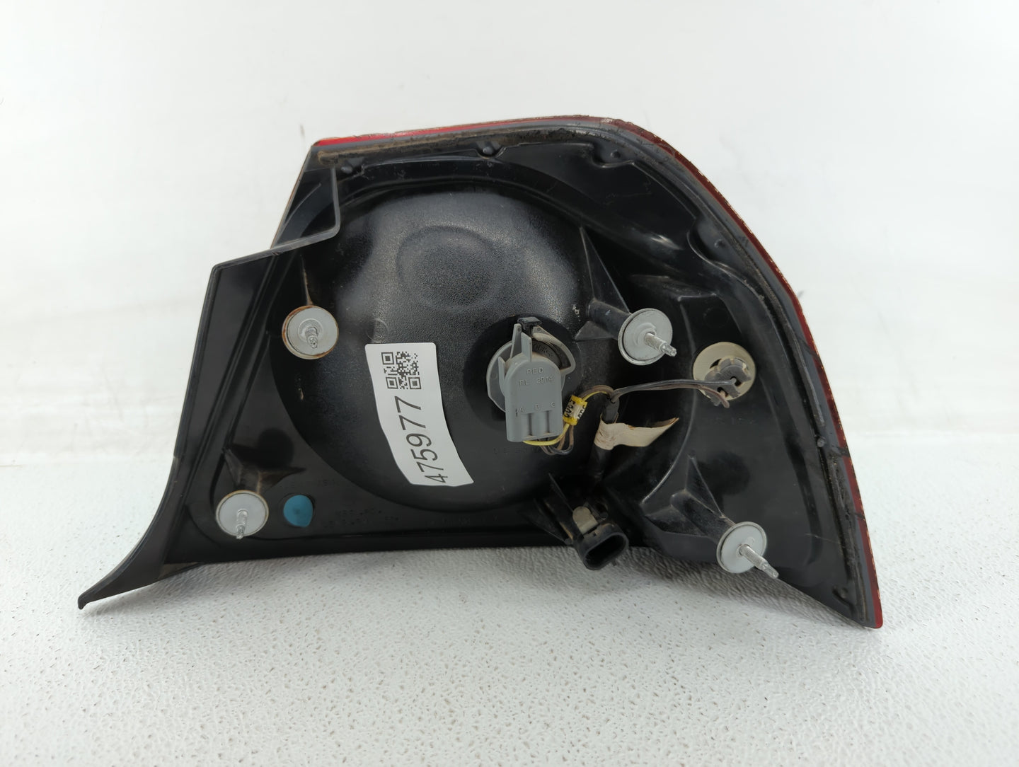 2000-2004 Chevrolet Impala Tail Light Assembly Driver Left OEM P/N:16525261 Fits Fits 2000 2001 2002 2003 2004 OEM Used Auto