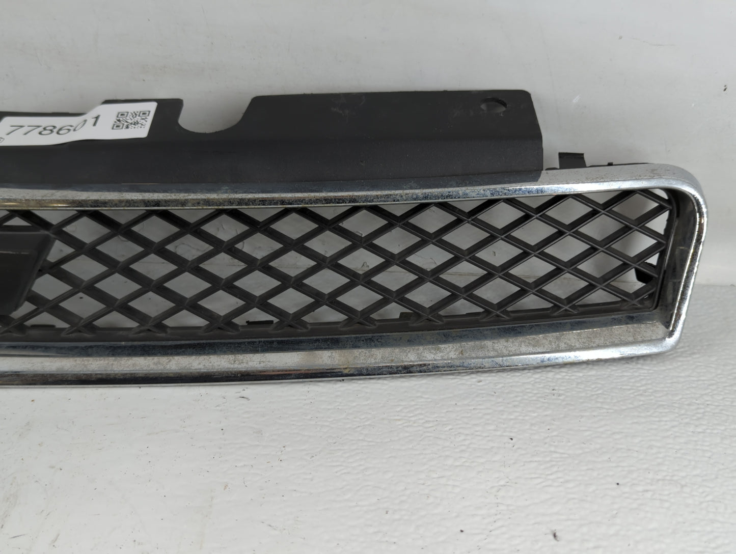 2000-2005 Chevrolet Impala Front Grille Bumper Not Included - Oemusedautoparts1.com