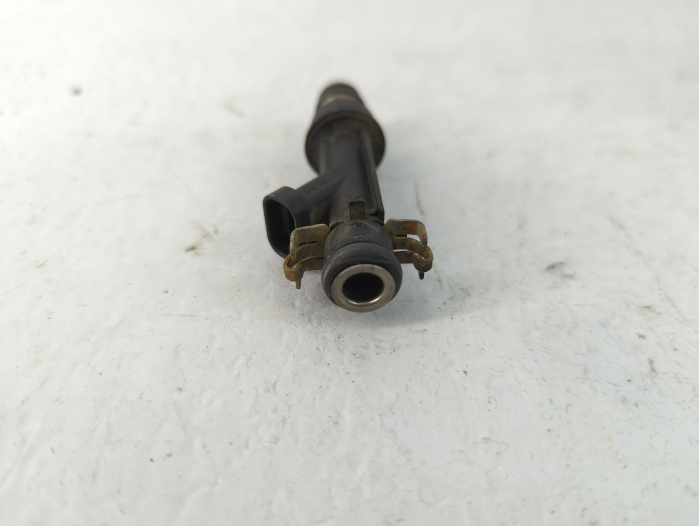 2002 Chevrolet Impala Fuel Injectors P/N:25323971 Fits OEM Used Auto Parts - Oemusedautoparts1.com