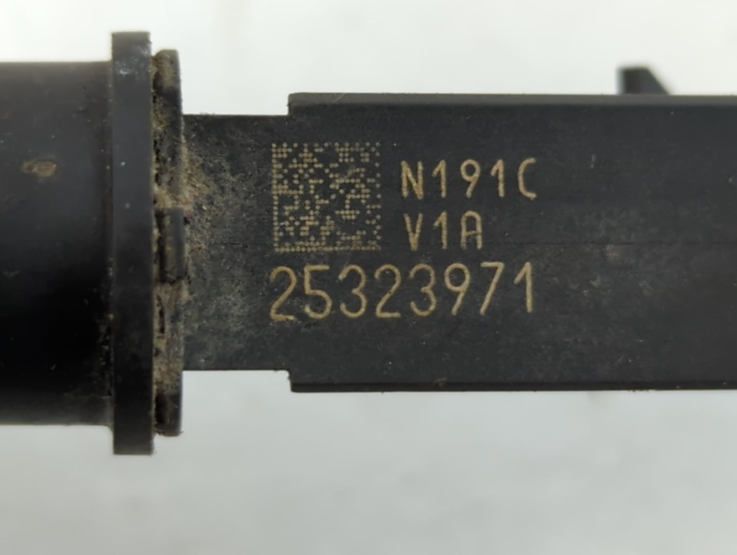 2002 Chevrolet Impala Fuel Injectors P/N:25323971 Fits OEM Used Auto Parts - Oemusedautoparts1.com