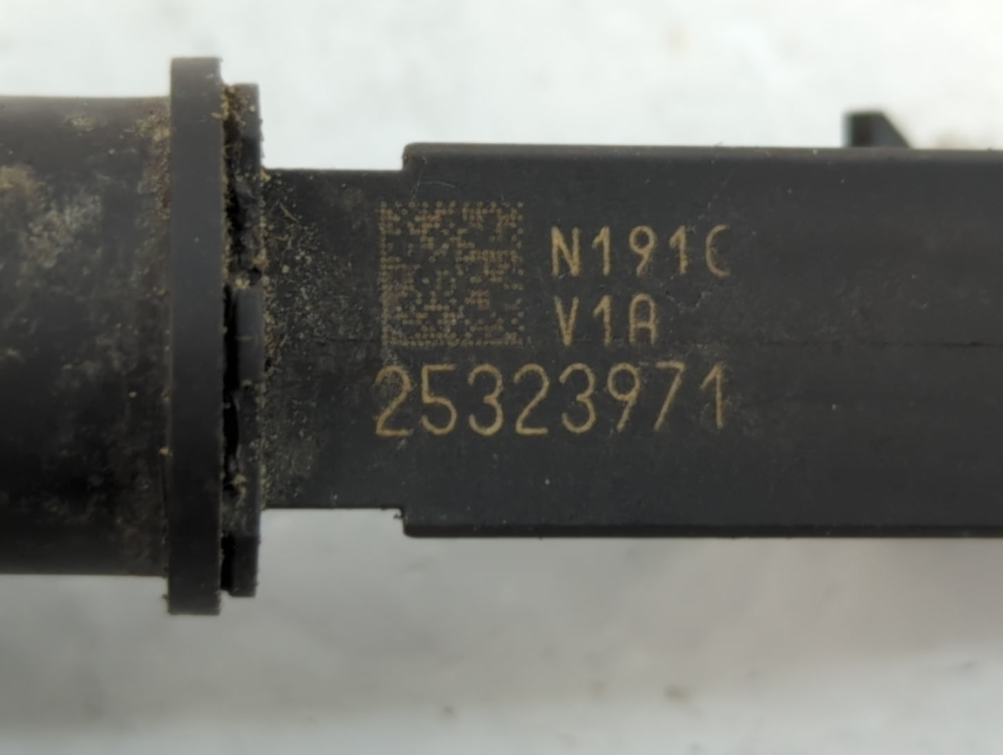 2002 Chevrolet Impala Fuel Injectors P/N:25323971 Fits OEM Used Auto Parts - Oemusedautoparts1.com