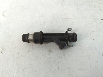 compare product 2002 Chevrolet Impala Fuel Injectors P/N:25323971 Fits OEM Used Auto Parts