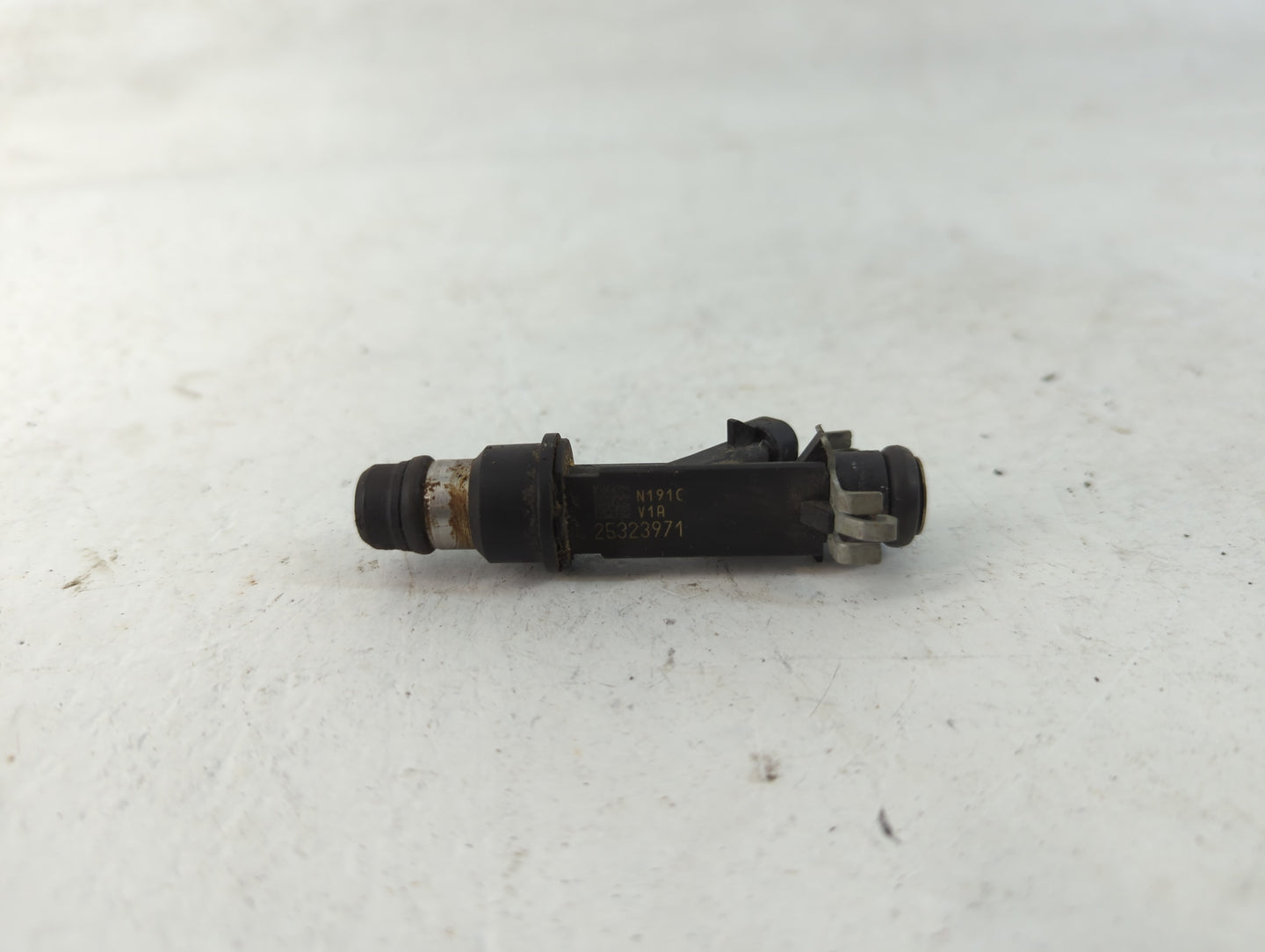 2002 Chevrolet Impala Fuel Injectors P/N:25323971 Fits OEM Used Auto Parts - Oemusedautoparts1.com