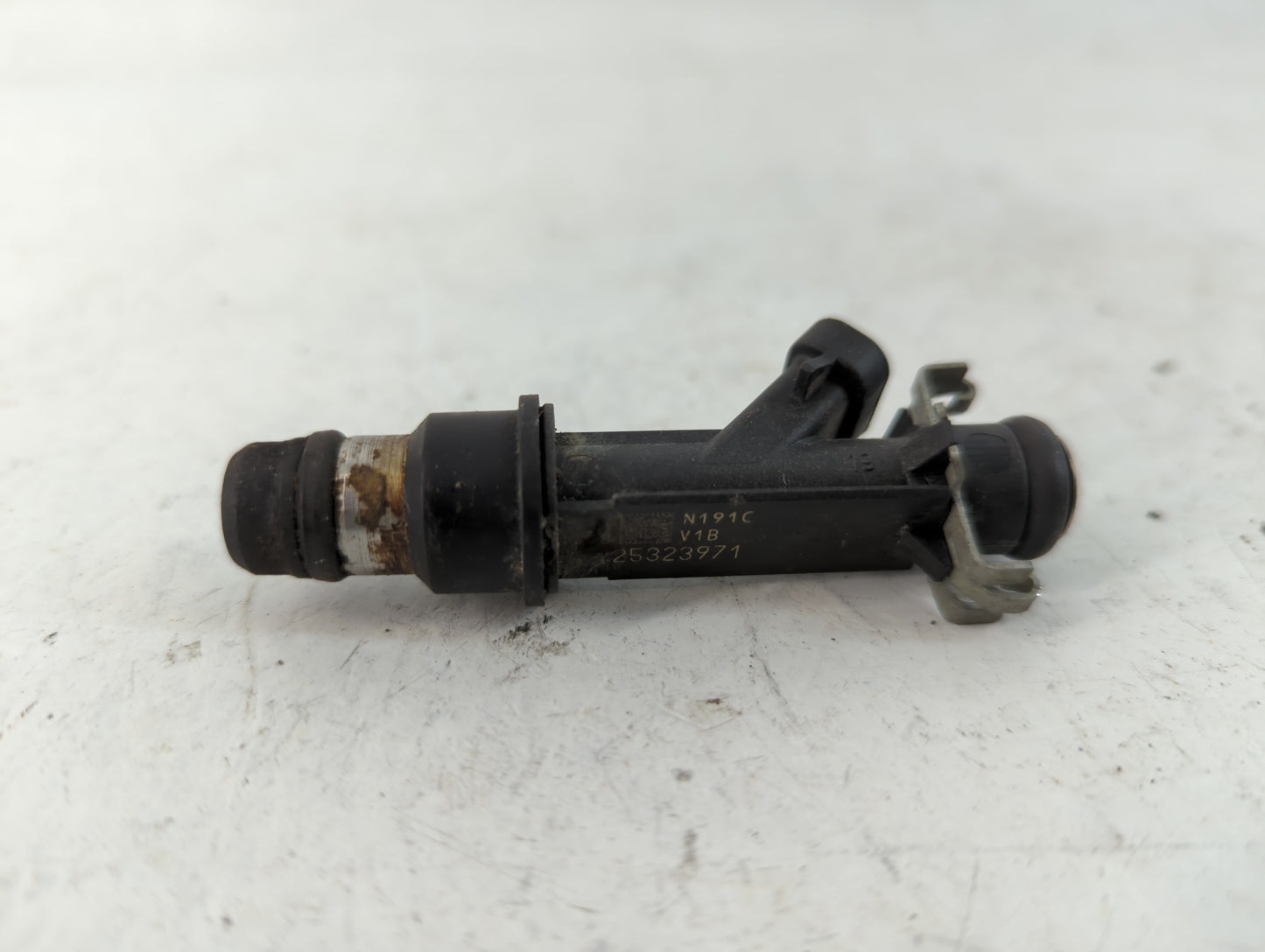 2002 Chevrolet Impala Fuel Injectors P/N:25323971 Fits OEM Used Auto Parts - Oemusedautoparts1.com