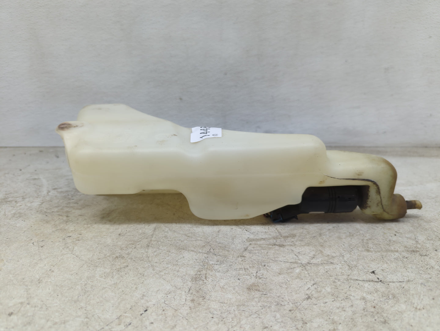 1995-2004 Chevrolet S10 Windshield Washer Fluid Reservoir Bottle Oem - Oemusedautoparts1.com