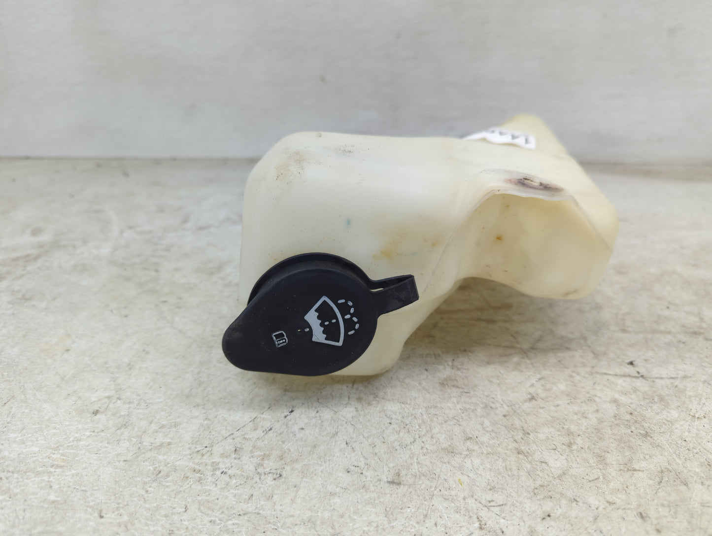 1995-2004 Chevrolet S10 Windshield Washer Fluid Reservoir Bottle Oem - Oemusedautoparts1.com