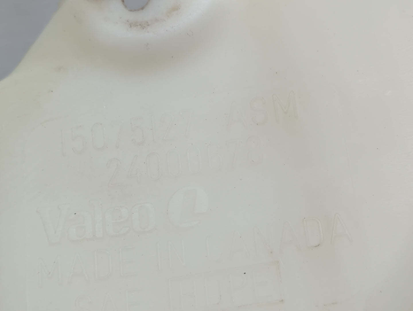 1995-2004 Chevrolet S10 Windshield Washer Fluid Reservoir Bottle Oem - Oemusedautoparts1.com