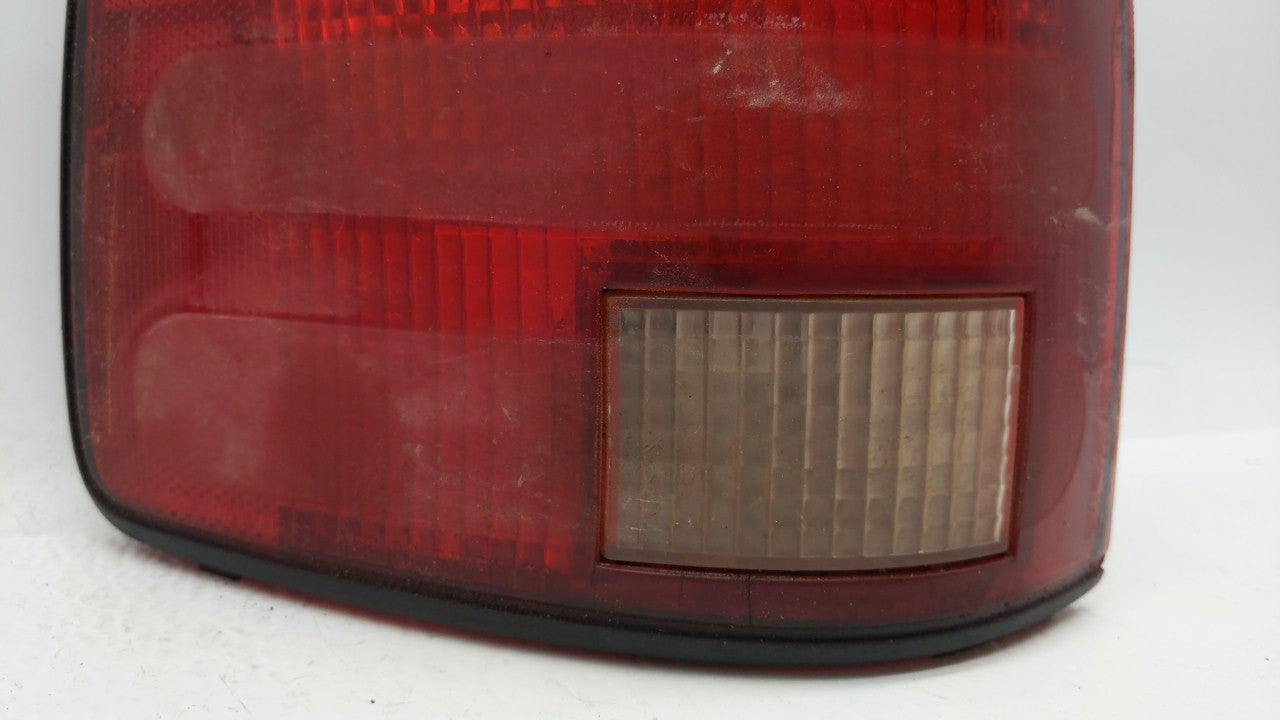1994-2003 Chevrolet S10 Tail Light Assembly Driver Left OEM P/N:16516093 Fits OEM Used Auto Parts - Oemusedautoparts1.com