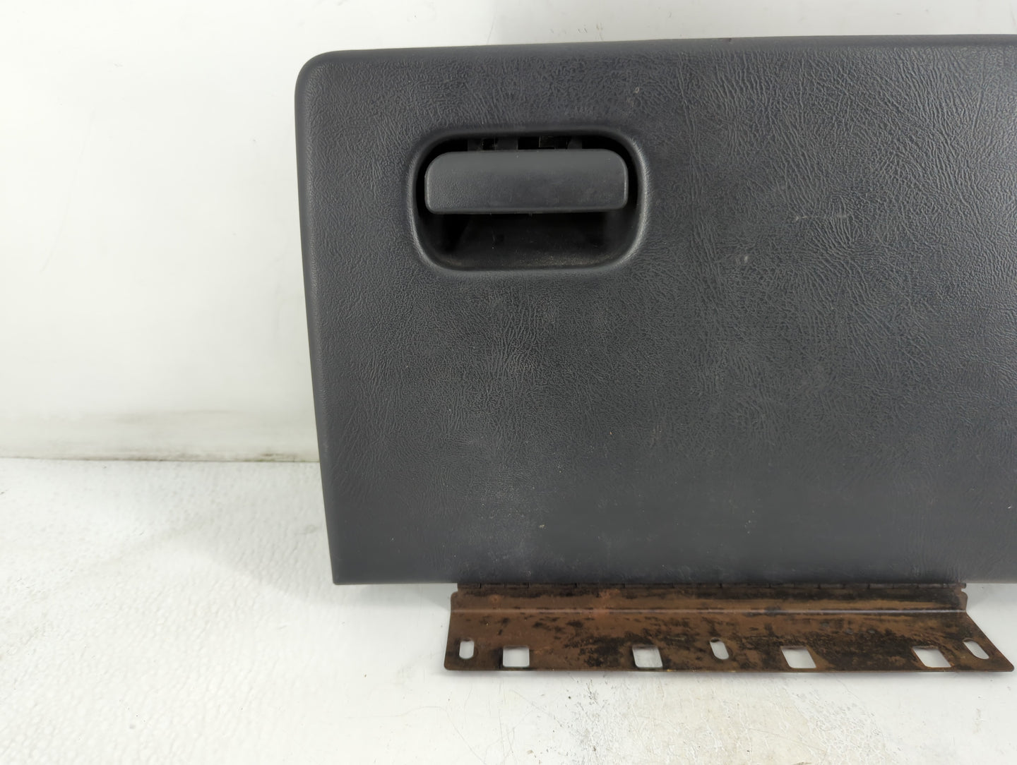 2002 Chevrolet S10 Blazer Passenger Glove Box Door Storage Compartment - Oemusedautoparts1.com
