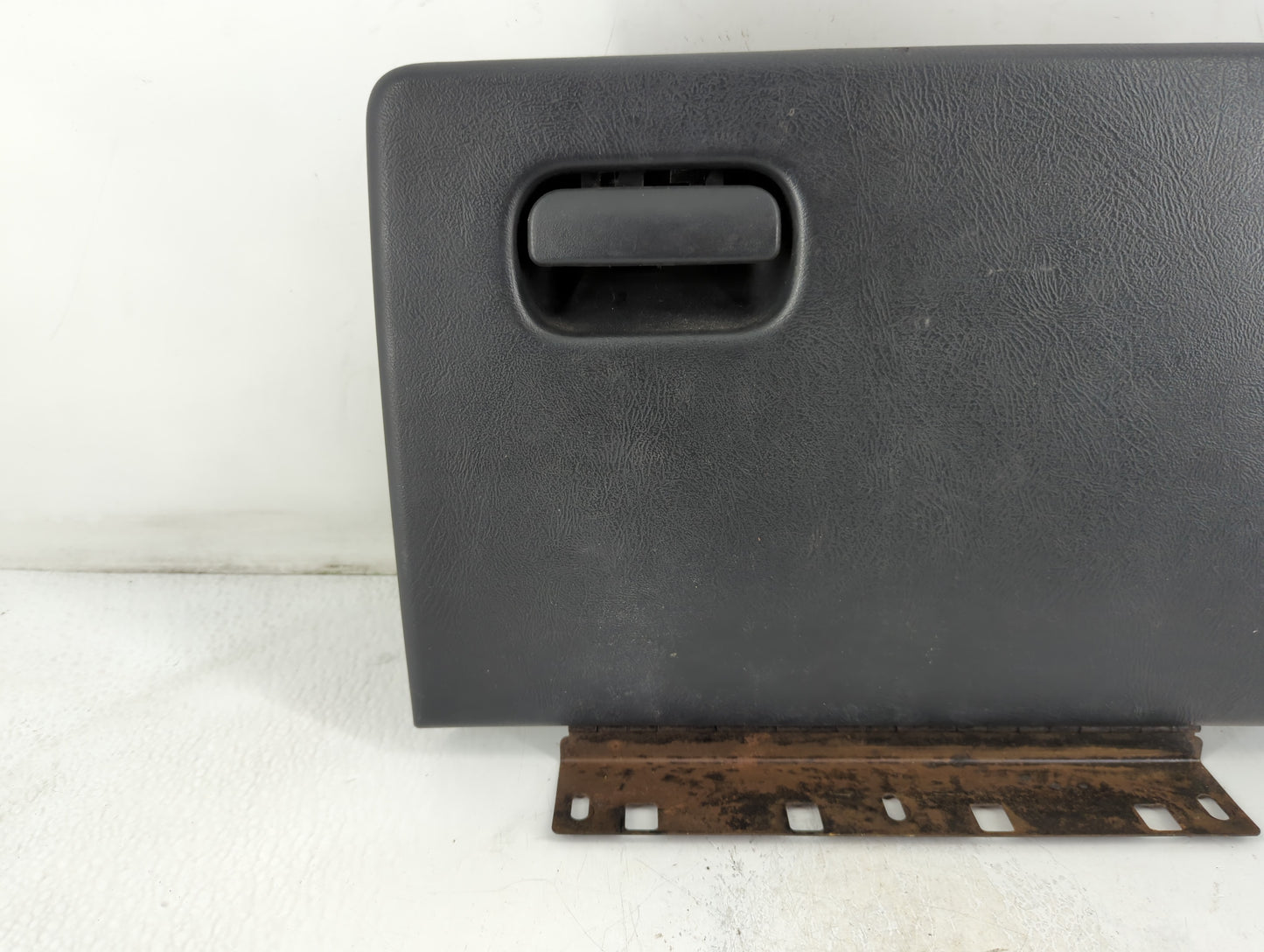 2002 Chevrolet S10 Blazer Passenger Glove Box Door Storage Compartment - Oemusedautoparts1.com