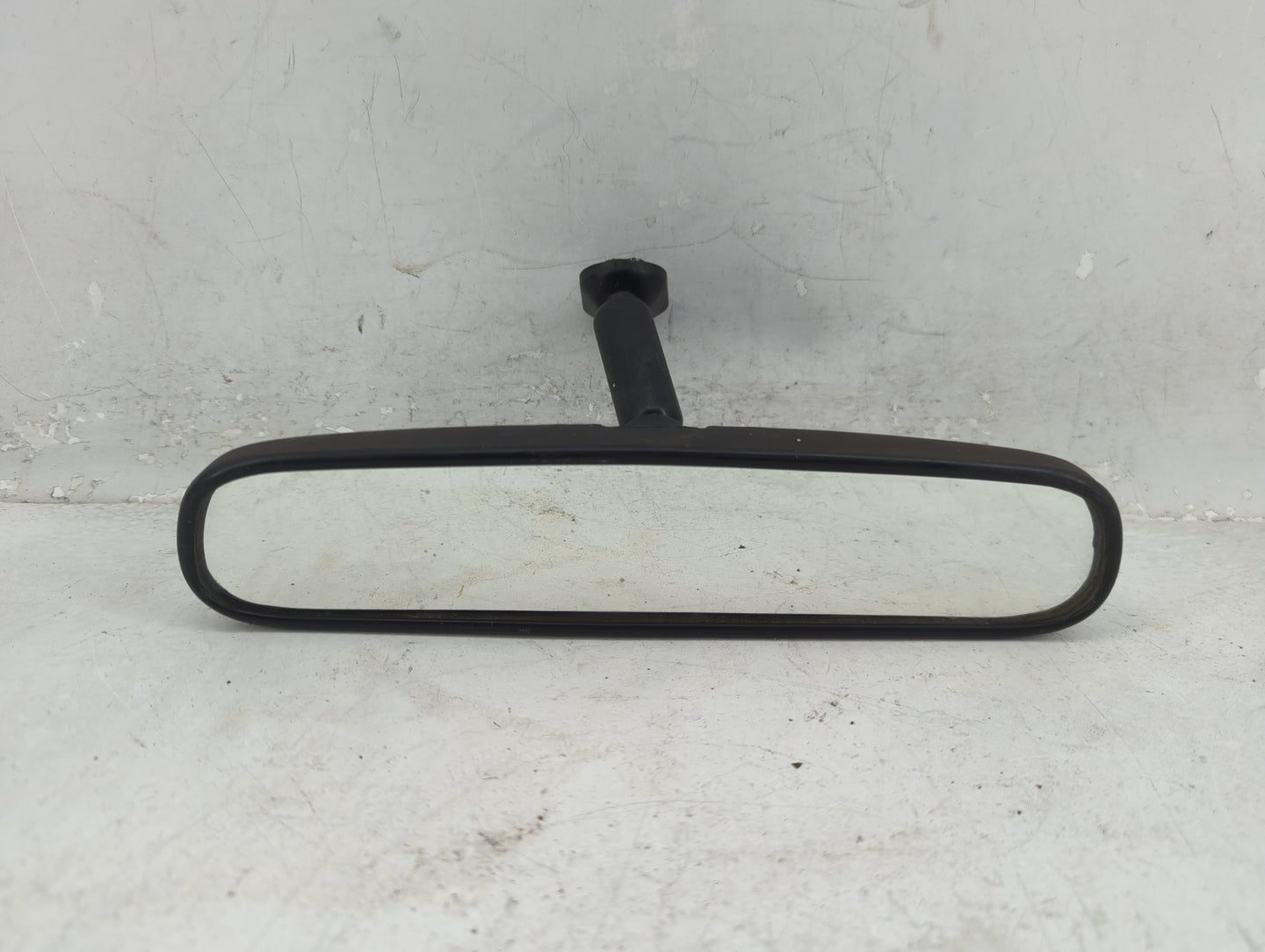 2002 Chevrolet Silverado Interior Rear View Mirror Replacement OEM P/N:E8011084 Fits OEM Used Auto Parts - Oemusedautoparts1