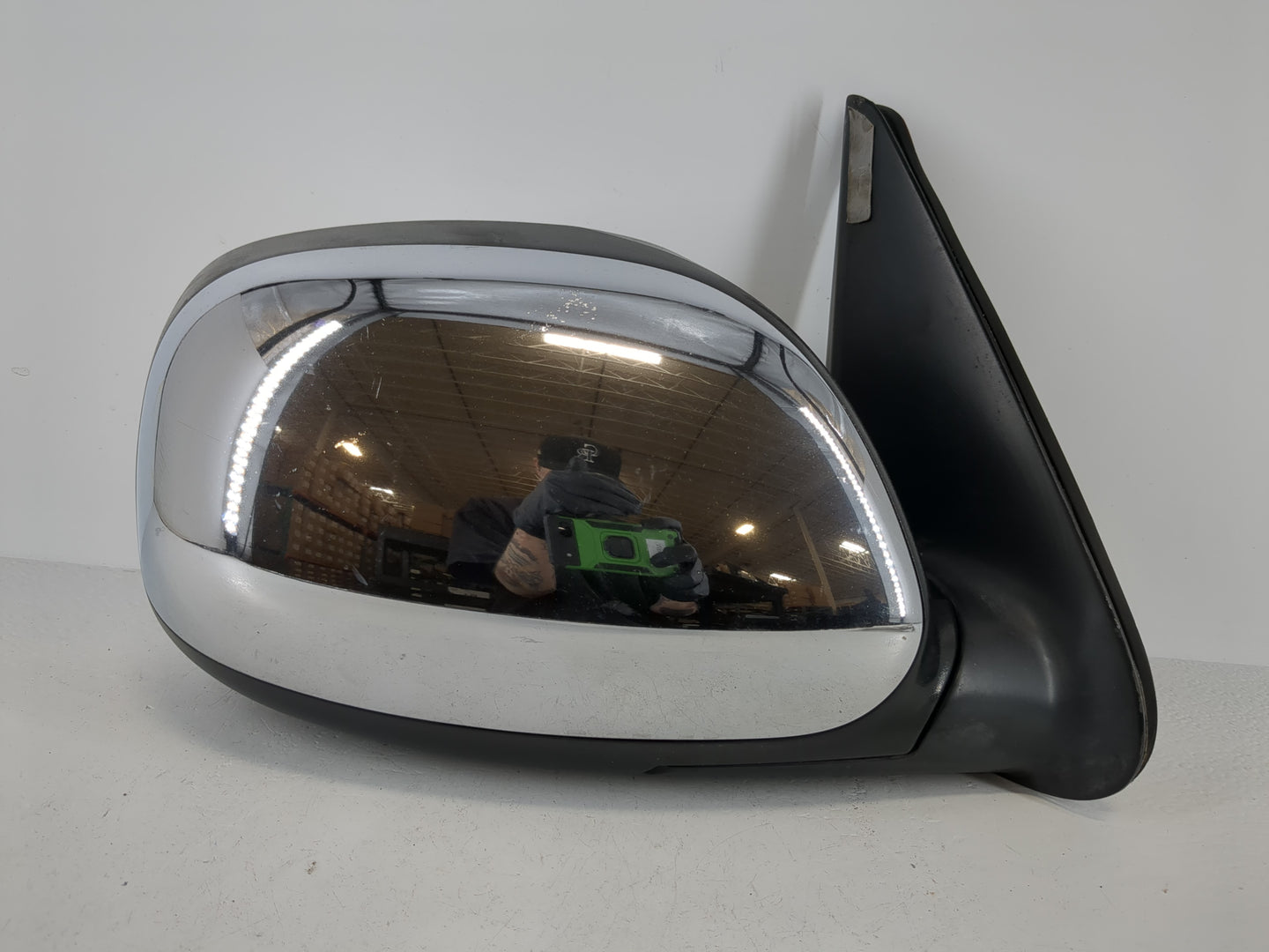 1999-2007 Chevrolet Silverado 1500 Passenger Side View Mirror - Right Door Mirror OEM Used - Oemusedautoparts1.com